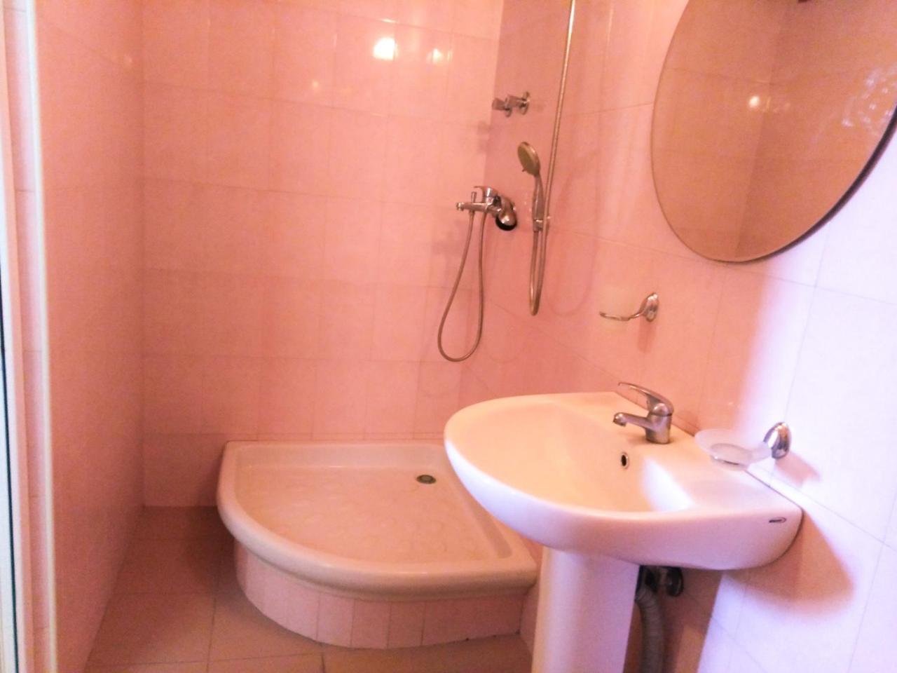 Rest Guest House Γιερεβάν Εξωτερικό φωτογραφία