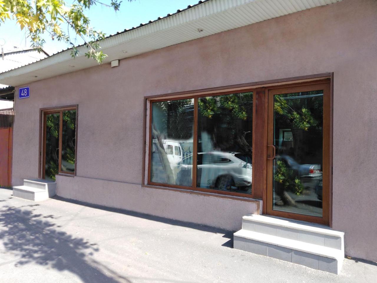 Rest Guest House Γιερεβάν Εξωτερικό φωτογραφία